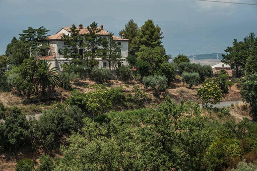 Agriturismo Miracco Atanasio Franco "Il Maniero" Santa Sofia d'Epiro Exterior photo