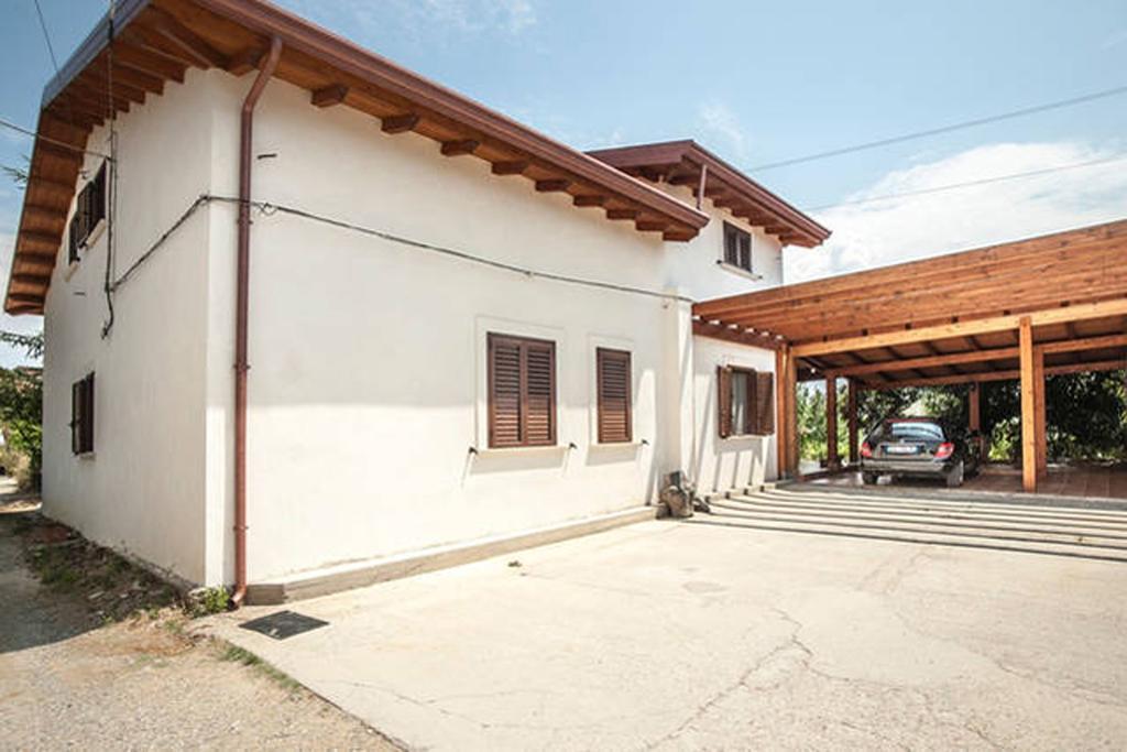 Agriturismo Miracco Atanasio Franco "Il Maniero" Santa Sofia d'Epiro Exterior photo
