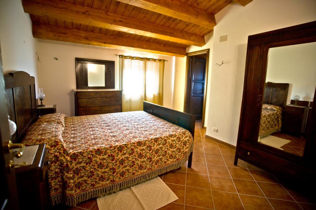 Agriturismo Miracco Atanasio Franco "Il Maniero" Santa Sofia d'Epiro Exterior photo