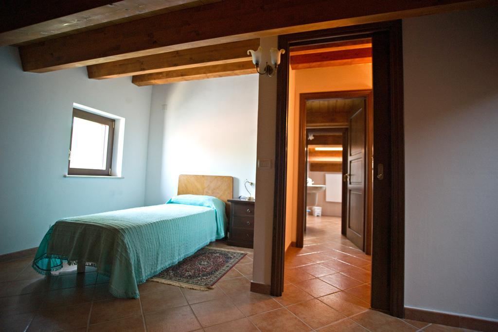 Agriturismo Miracco Atanasio Franco "Il Maniero" Santa Sofia d'Epiro Exterior photo