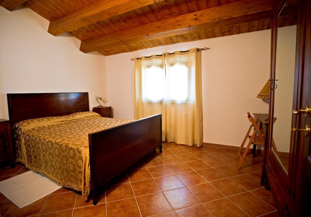 Agriturismo Miracco Atanasio Franco "Il Maniero" Santa Sofia d'Epiro Exterior photo